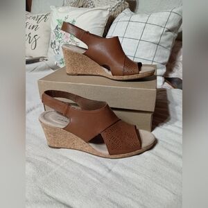 Collection By Clarks size 8 Lafley Joy Tan cork wedge heel